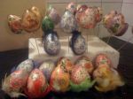 Wielkanocne jajka metodą decoupage w świetlicy w Krępicach